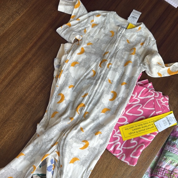 NWT Old Navy 4pc Kids Pajama Set - Pink, White, Yellow, Blue - Picture 4 of 10